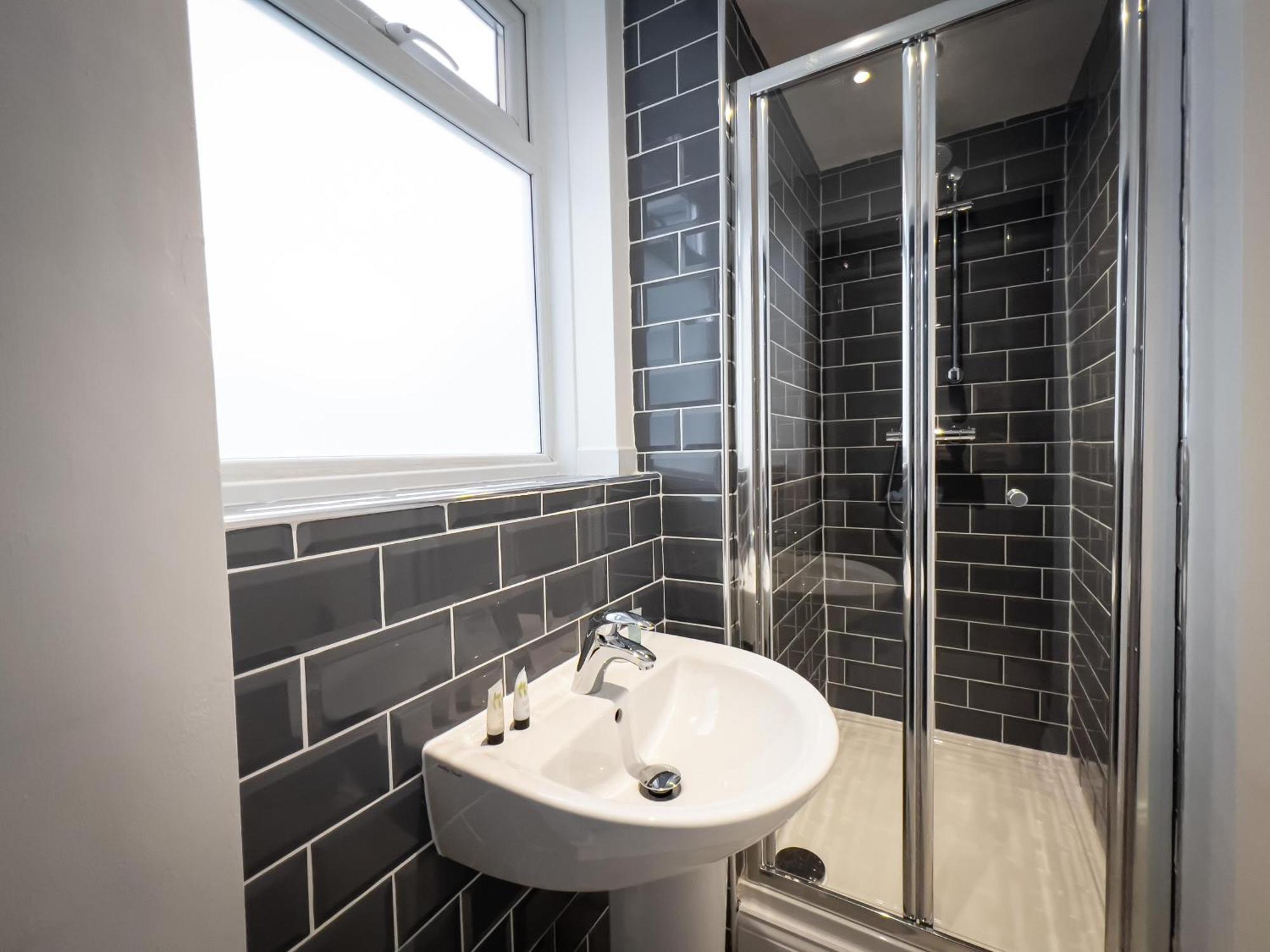 Newly Refurbished 6 Person En-Suite Apartment Tyne & Wear Newcastle Upon Tyne Killingworth Exterior photo