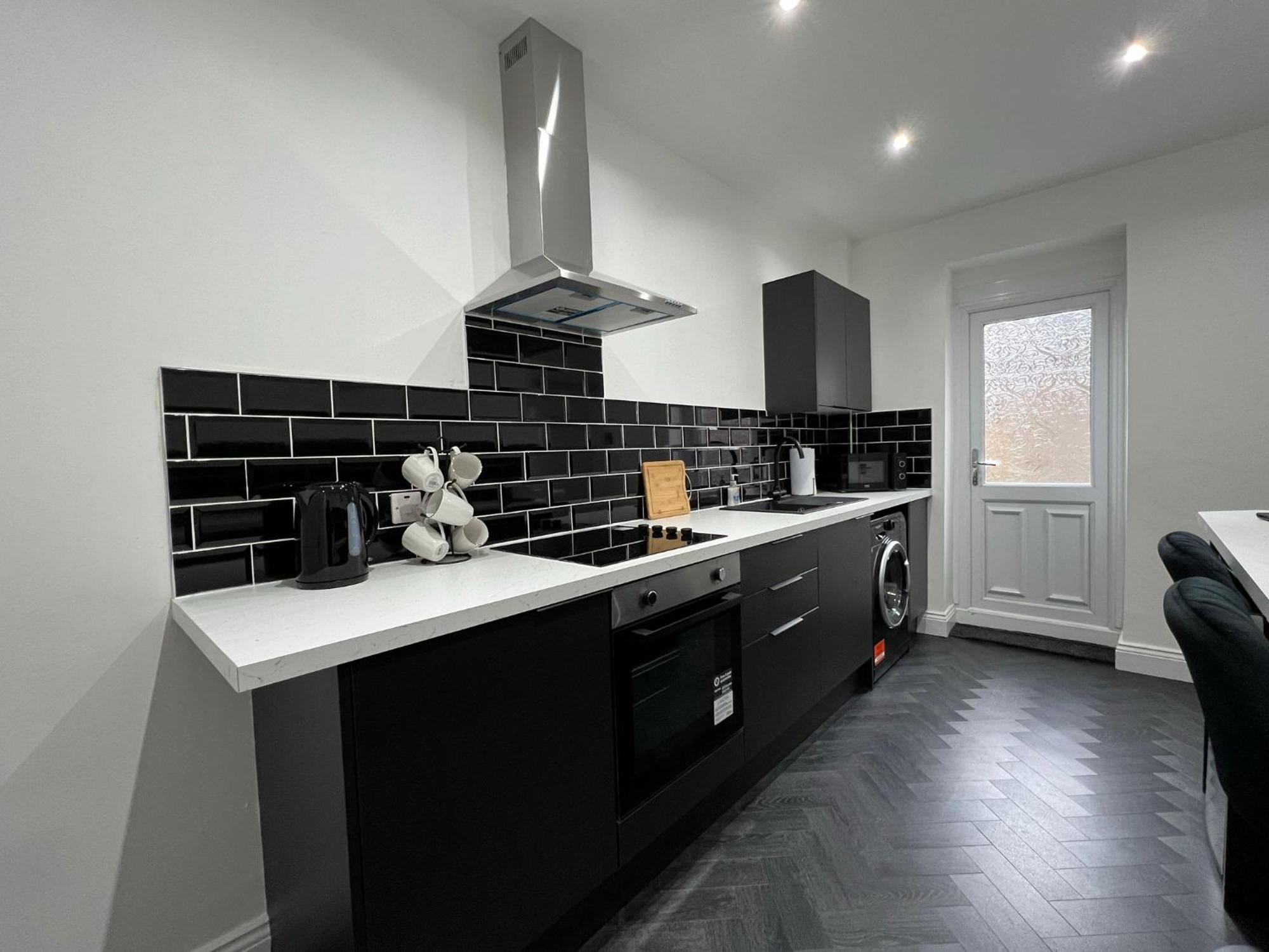 Newly Refurbished 6 Person En-Suite Apartment Tyne & Wear Newcastle Upon Tyne Killingworth Exterior photo